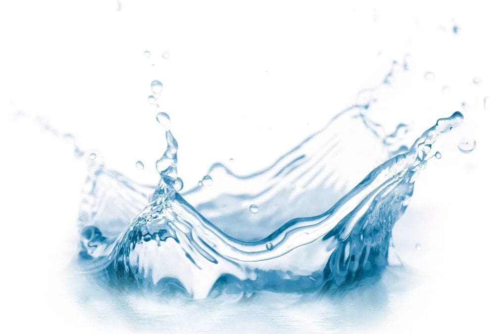 A splash of clear blue water mid-motion, symbolizing Black Diamond Experts’ trusted, 24/7 home comfort and repair services in Utah.